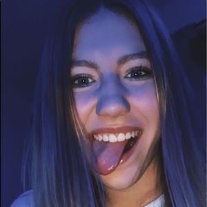 Meet your Posher, Abbi